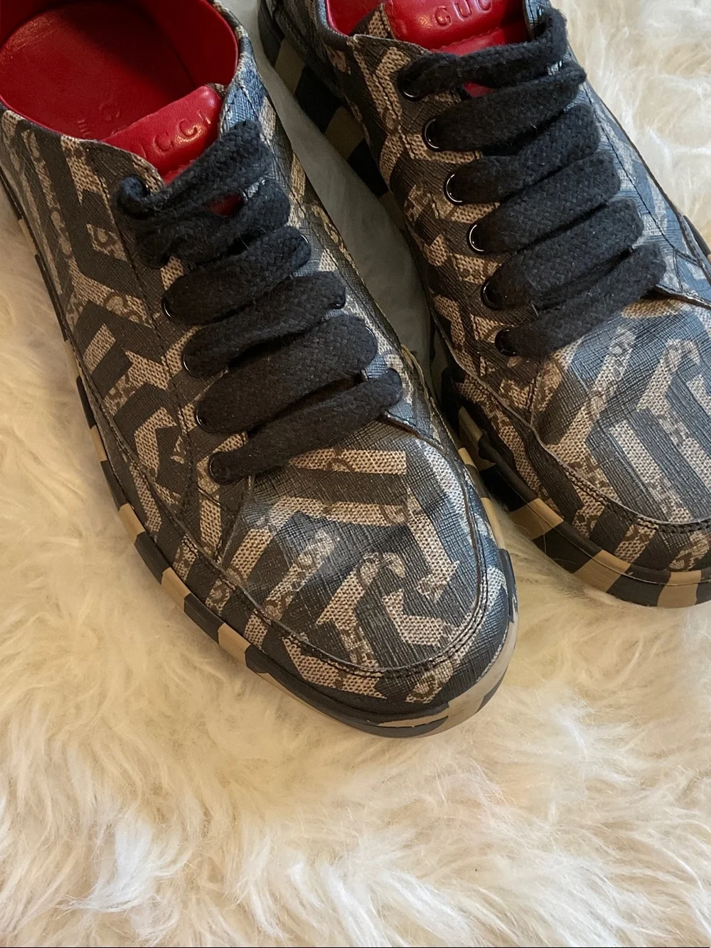 Gucci sneakers bold